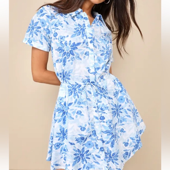 Dresses & Skirts - Lulus Blue and White Dress size S